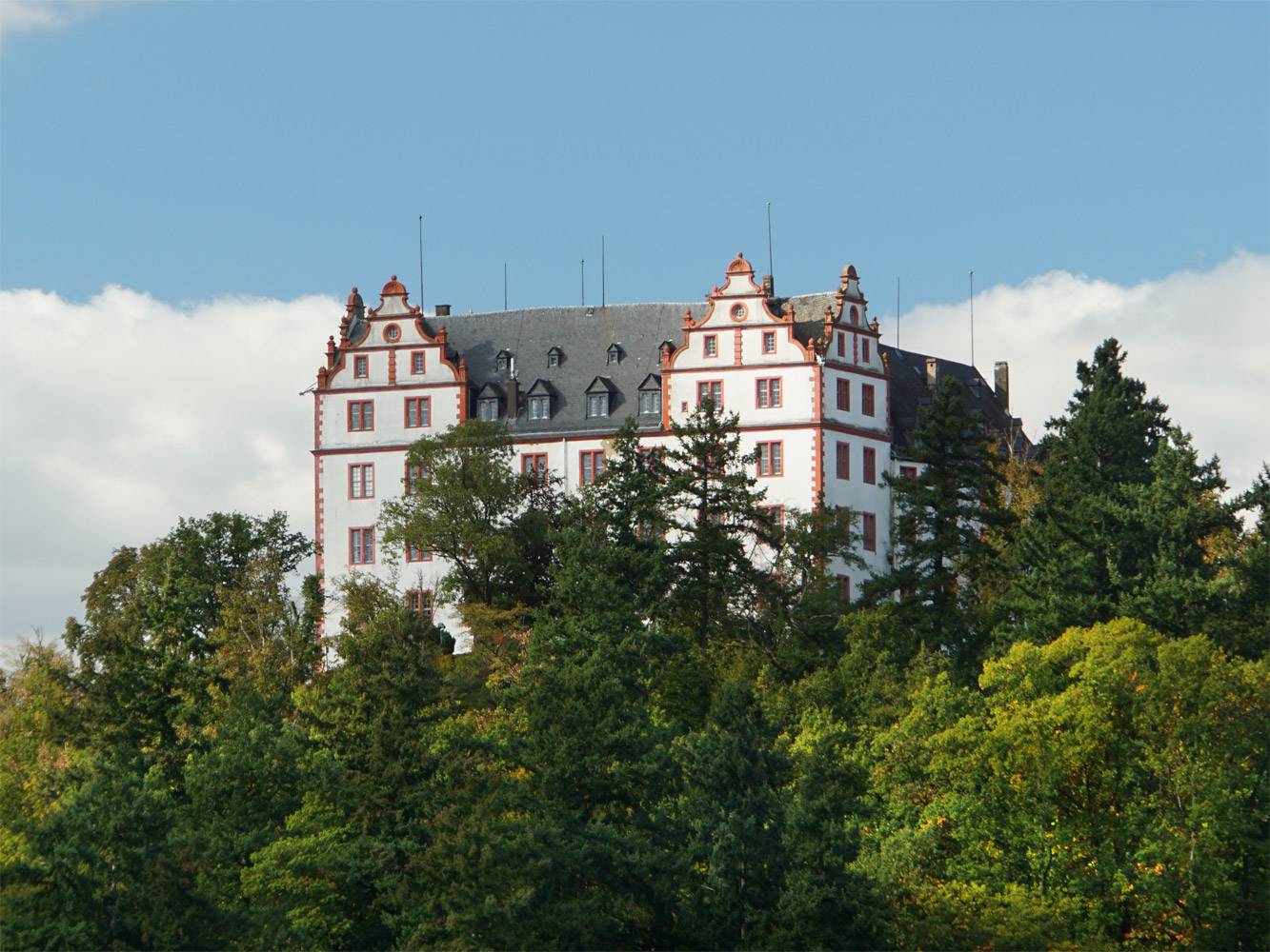 Schloss-Lichtenberg